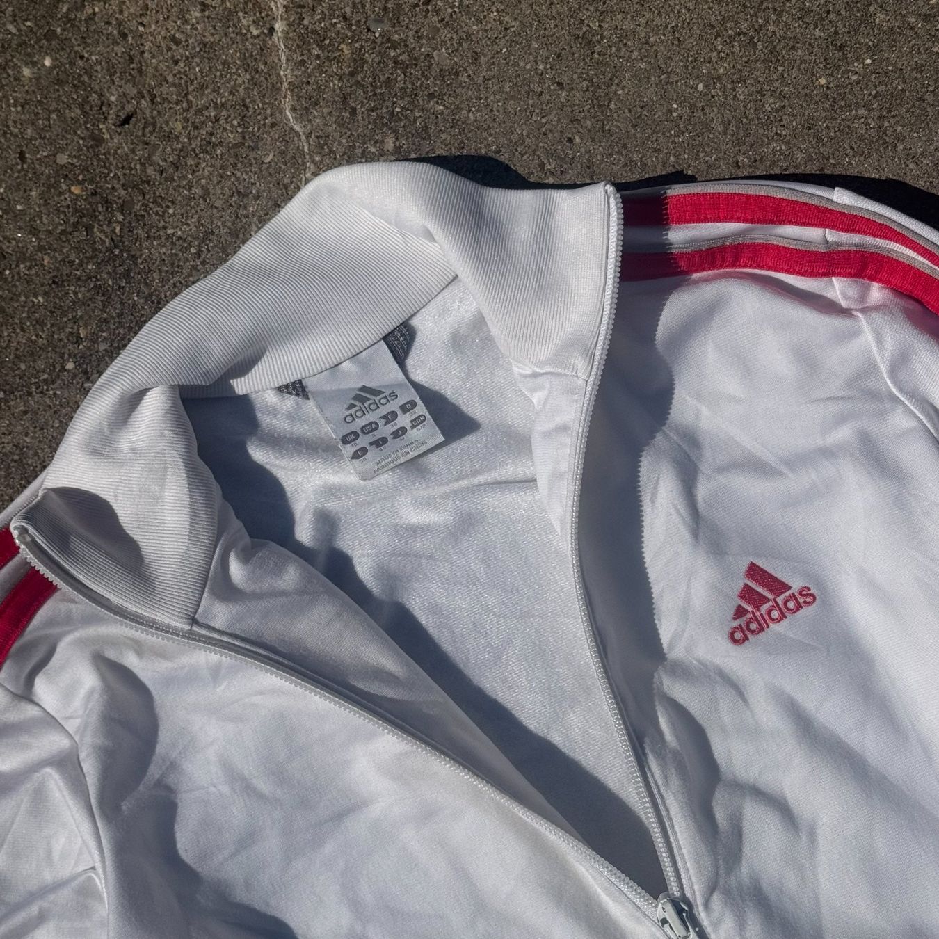 Giacche: Adidas Y2K white track jacket S trainingsjacke – Usato da St. Gallen venduto da sourced_limited 3