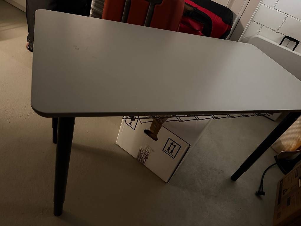 Scrivanie: IKEA Anfallare / Olov Desk Schreibtisch  – Usato da Thalwil venduto da roo_2ljb 1