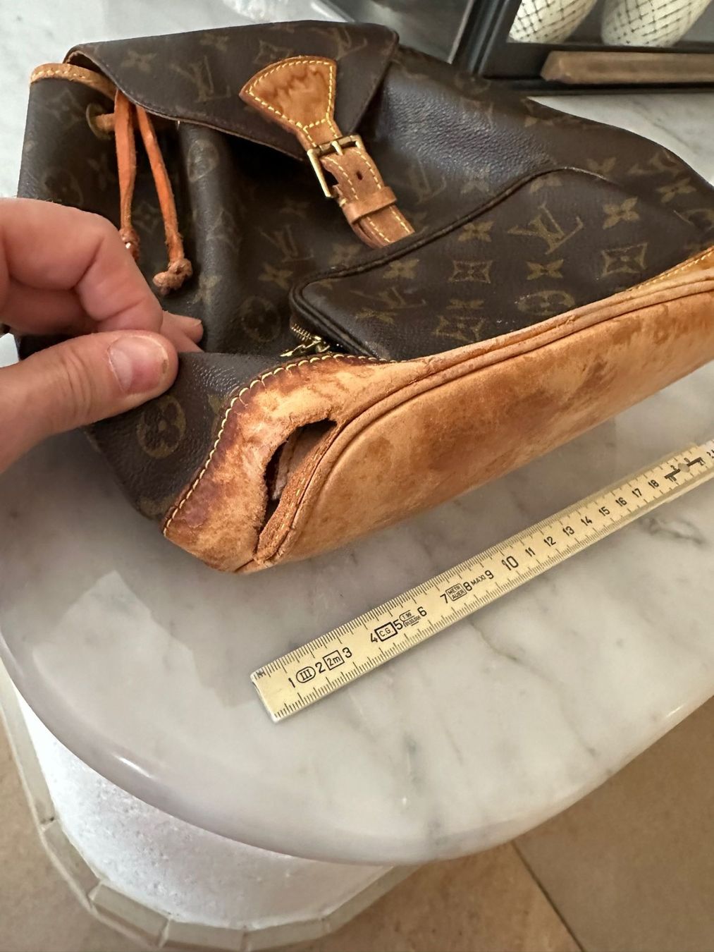 Louis Vuitton Zaini: Louis Vuitton Rucksack – Difettoso da Volketswil venduto da casertana 4