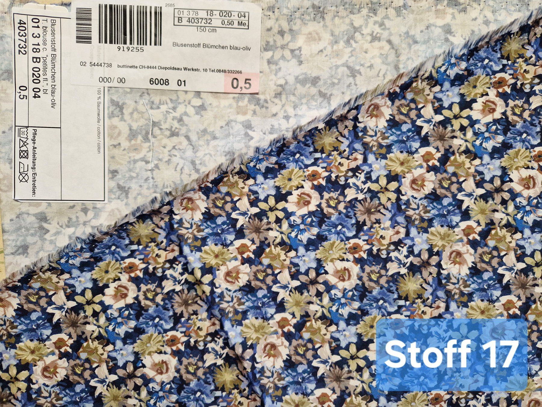 Tessuti: Blusenstoff Blümchen blau/oliv – Nuovo (secondo la descrizione) da Gipf-Oberfrick venduto da KreativeWelt