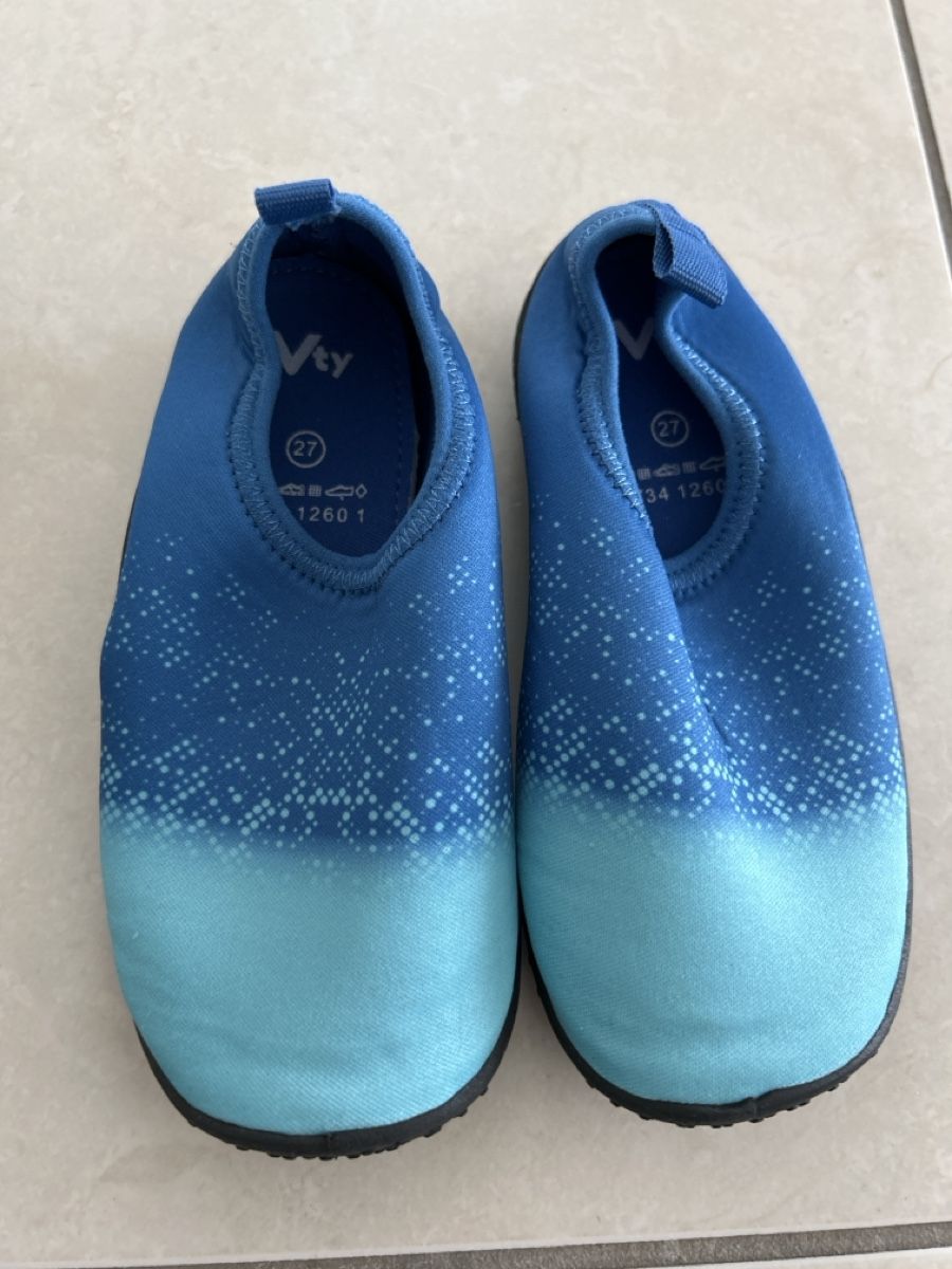 Nike Scarpe per ragazzi: 2x Schuhe Jungen Grösse 26-27 – Usato da Wetzikon ZH venduto da eva_5kj6 4