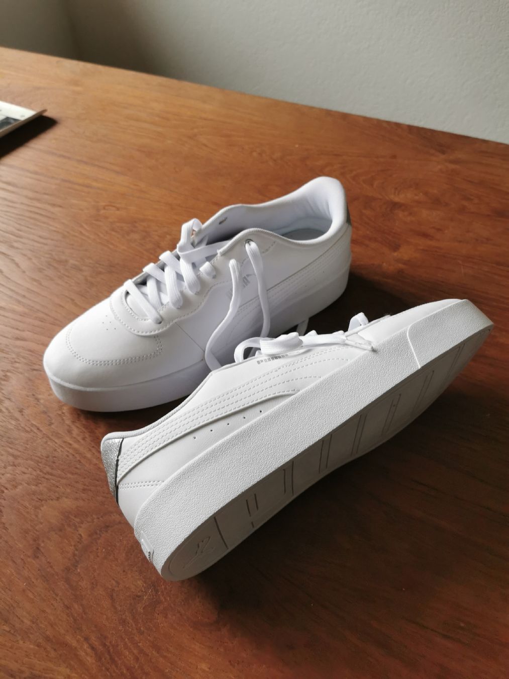 Scarpe da uomo: Weisse Puma Sneaker Gr. 42 – Nuovo e nell'imballaggio originale da Diessbach b. Büren venduto da Downhill0r