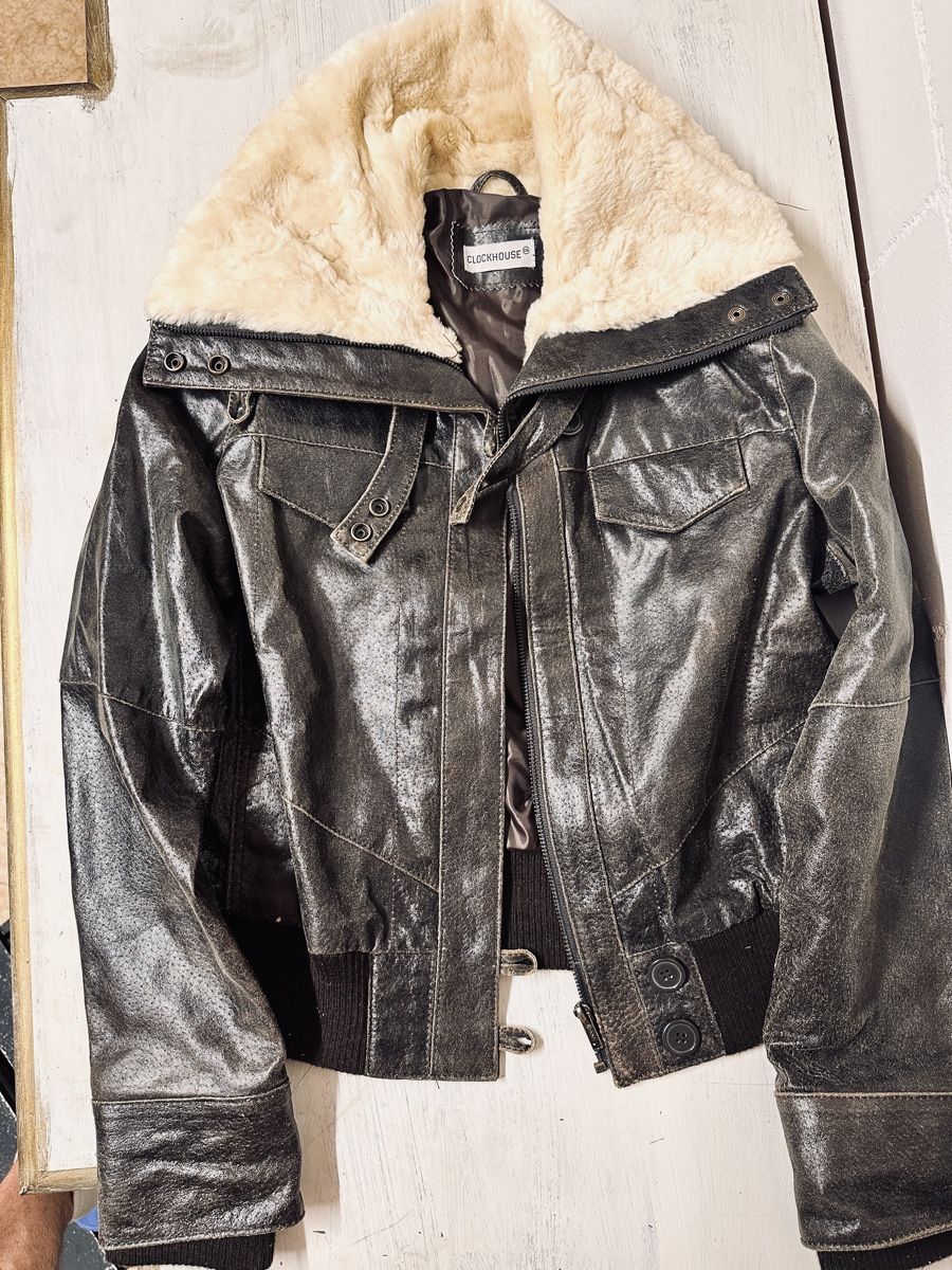 Giacche: Lederjacke Clockhouse mit Lammfellkragen, Grösse 42 – Nuovo (secondo la descrizione) da Hägendorf venduto da tyl_kzs2