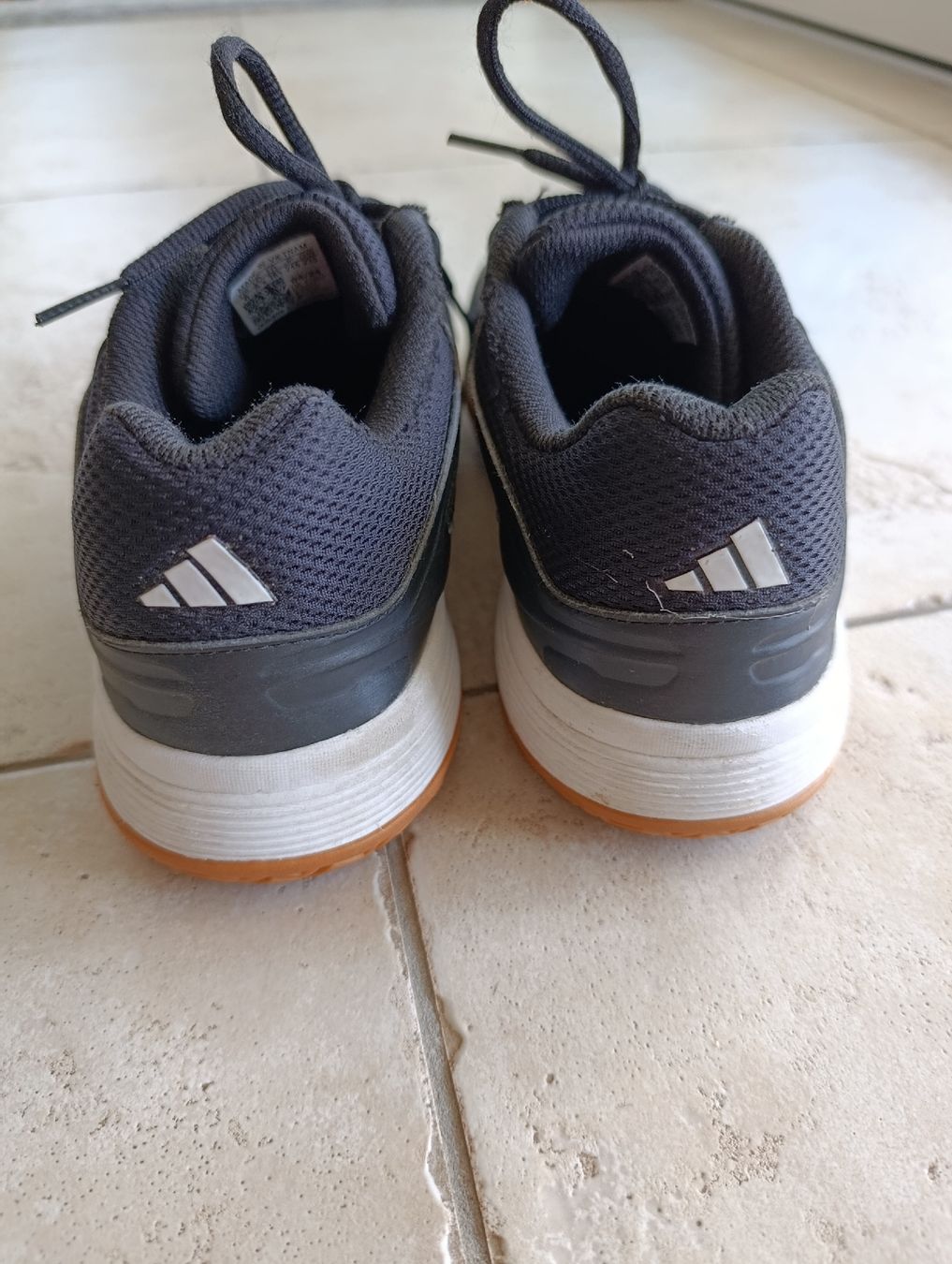 Adidas Herrenschuhe: BASKETS DE SPORT ADIDAS 38 2/3 – Gebraucht aus Sierre von shirley04 2