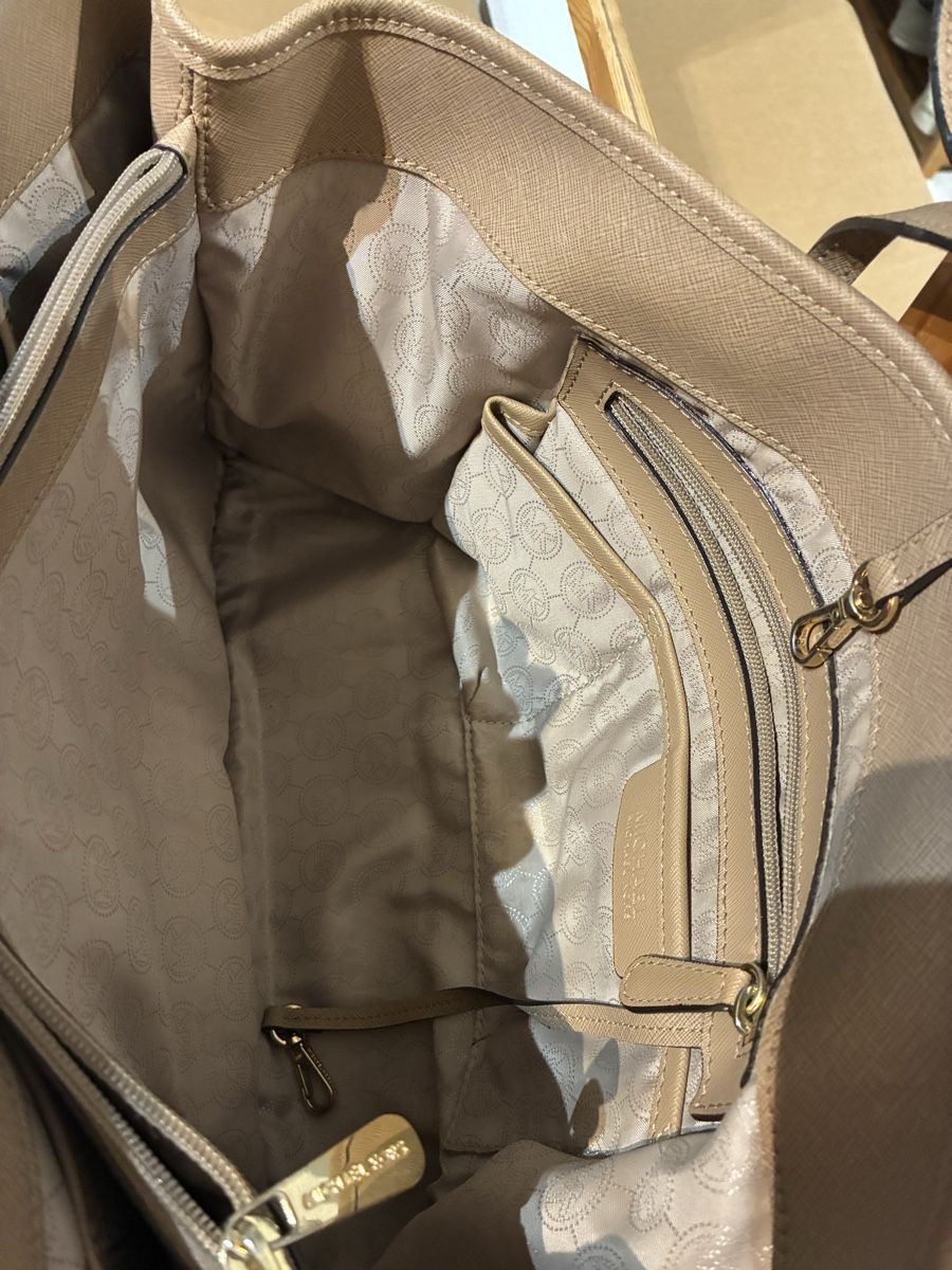 Michael Kors Sacs femmes: Michael Kors Handtasche Beige – D'occasion à Wallisellen par nici038 6