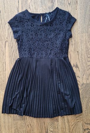 Schwarzes Sommerkleid Gr. 128