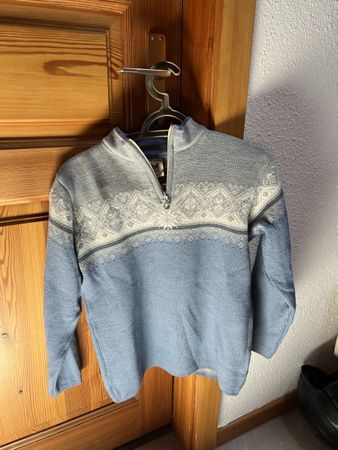 Pull léger style norvégien taille L parfait pour l'hiver!