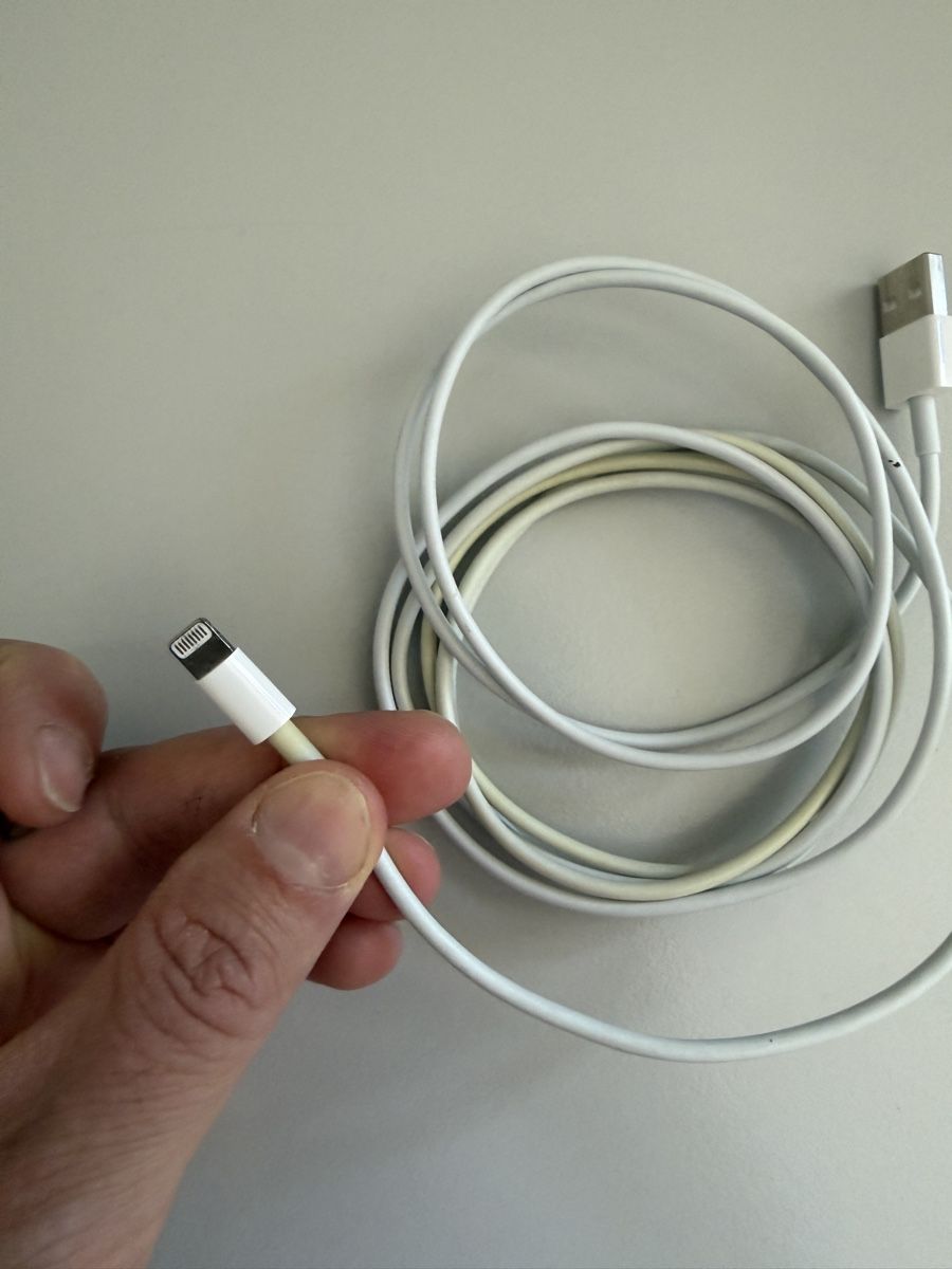 Cavi: Apple Lightning Ladekabel USB Weiss gebraucht – Usato da Hermetschwil-Staff venduto da JamesonAnderson 2