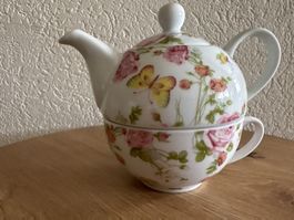 Teekanne mit Tasse