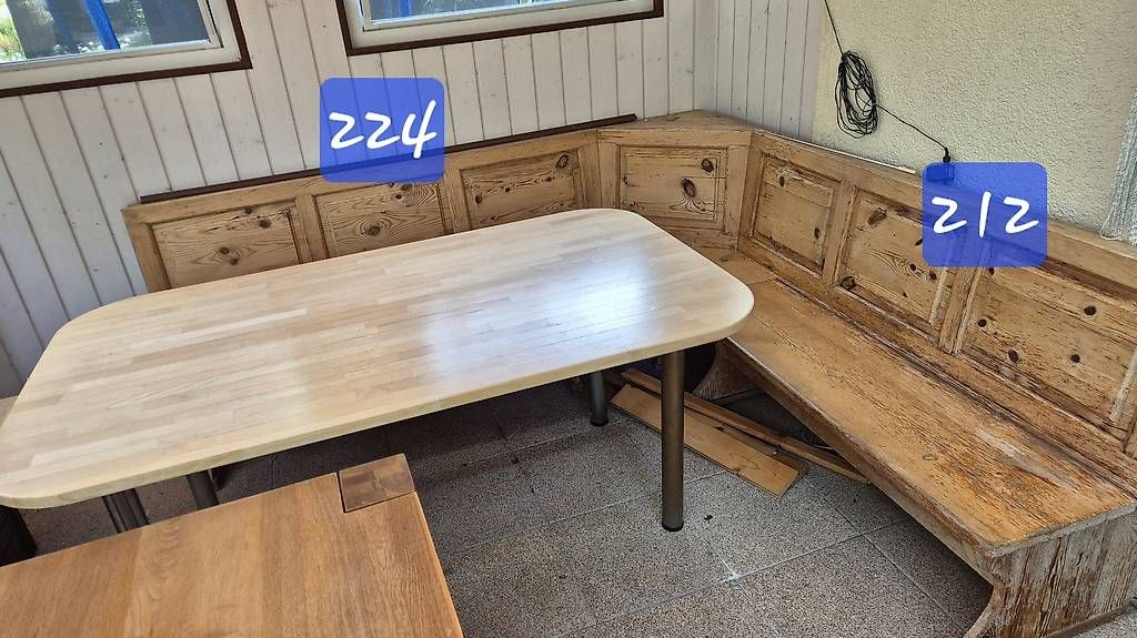 Eckbank und Tisch gratis (Gebraucht) in Uetendorf für CHF 1 – nur Abholung auf Ricardo kaufen