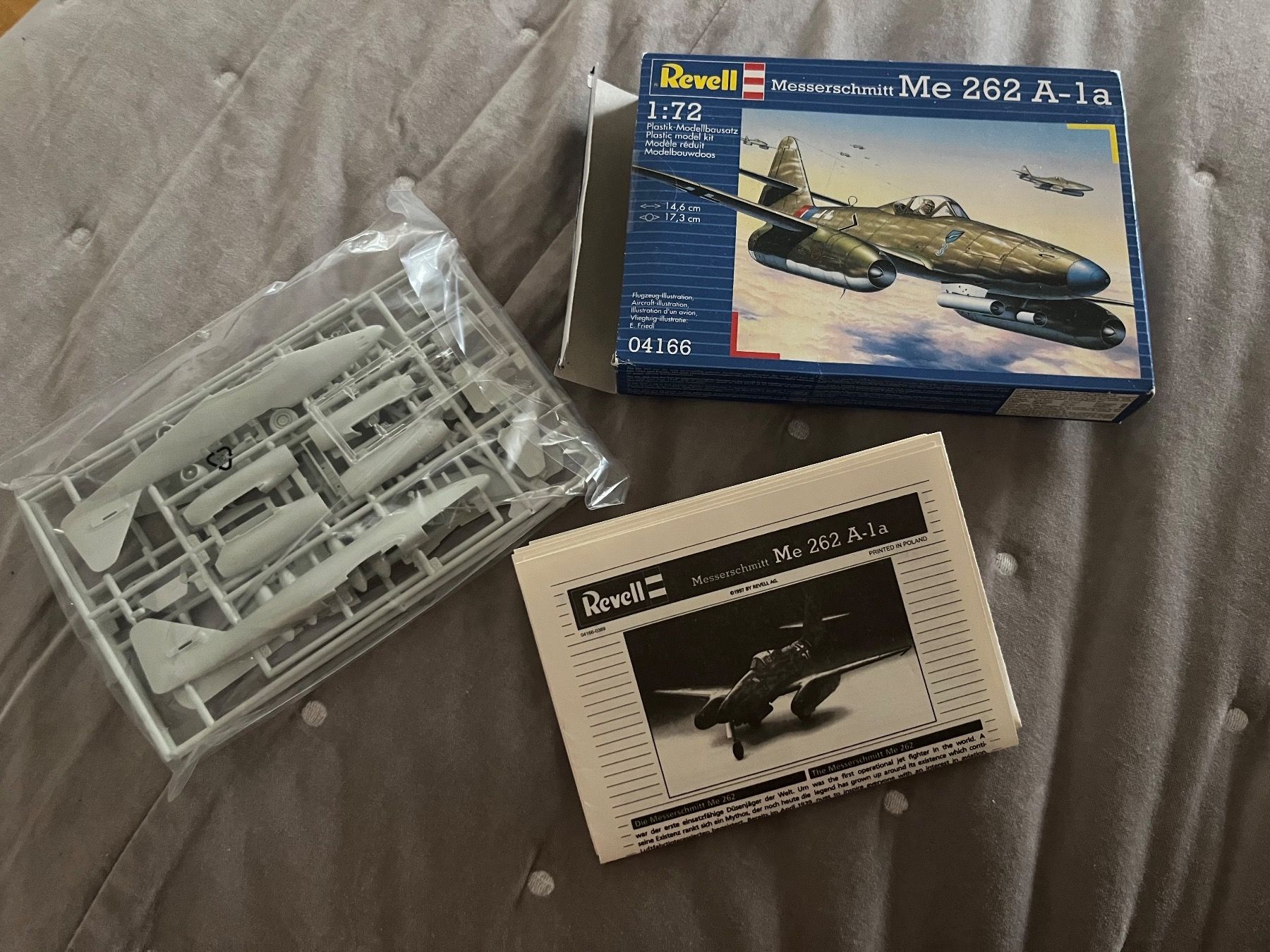 Revell Kit di modellismo & Modellini statici: Revell Messerschmitt Me 262 A-1a – Nuovo (secondo la descrizione) da Genève venduto da sunandwind