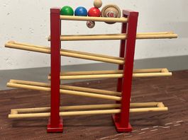 Kugelbahn aus Holz