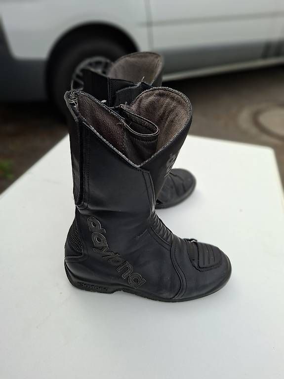 Chaussures femmes: Motorradschuhe Gr 38 – D'occasion à Kreuzlingen par Norina_8b8d 2