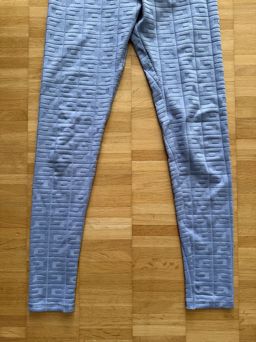 Guess Lotti di vestiti: Guess Sport BH & Leggings – Usato da Jona venduto da Good_luck_ 3