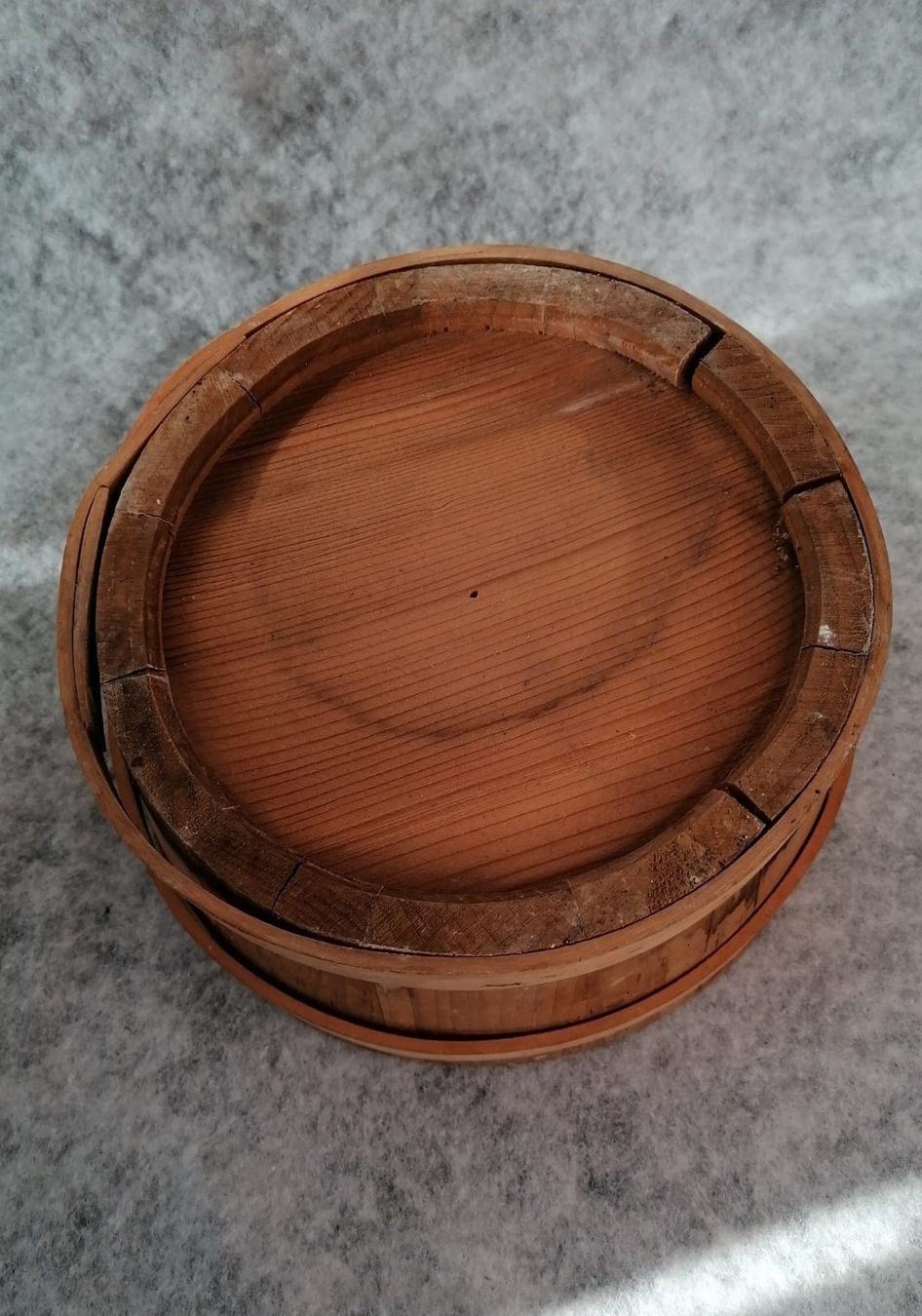 Tutte le decorazioni: kleiner antiker Holztopf – Usato da Grächen venduto da Hel7890 2