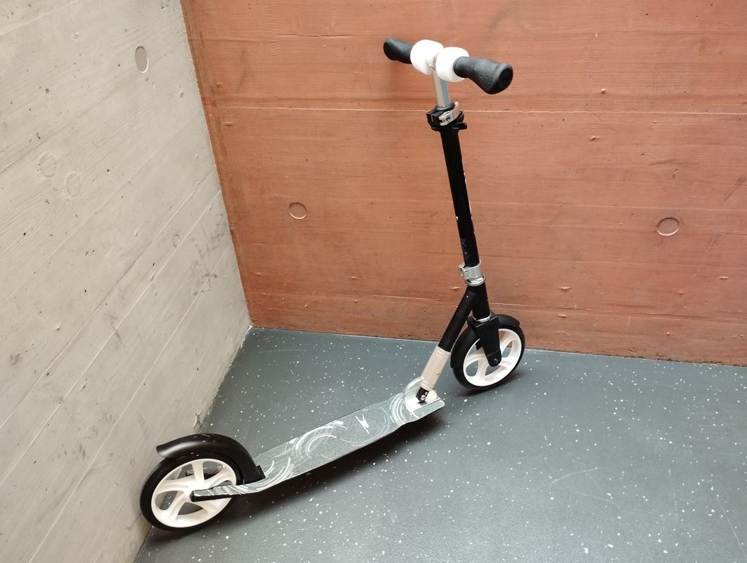 Scooter: CRANE Alu Scooter 200 – Usato da Schübelbach venduto da Restwert_Schubelbach 2