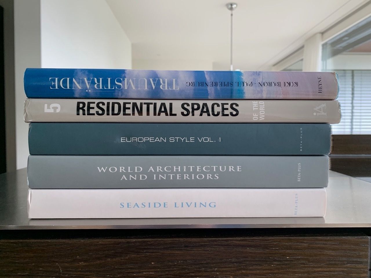 Libri: World Architecture and Interiors – Usato da Weesen venduto da Elmax1 2
