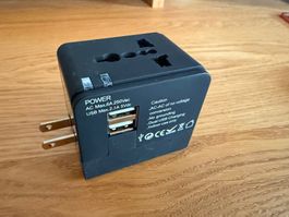 Reiseadapter Universalstecker AC 250V USB Ladefunktion neu