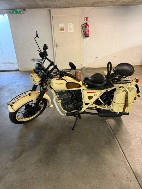 Mash Route: Motorrad MASH Desert Force 400 mit Auspuffbändern – Neuf (Voir description) à Siebnen par goodies01