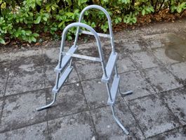 Bestway Poolleiter grau Metall gebraucht