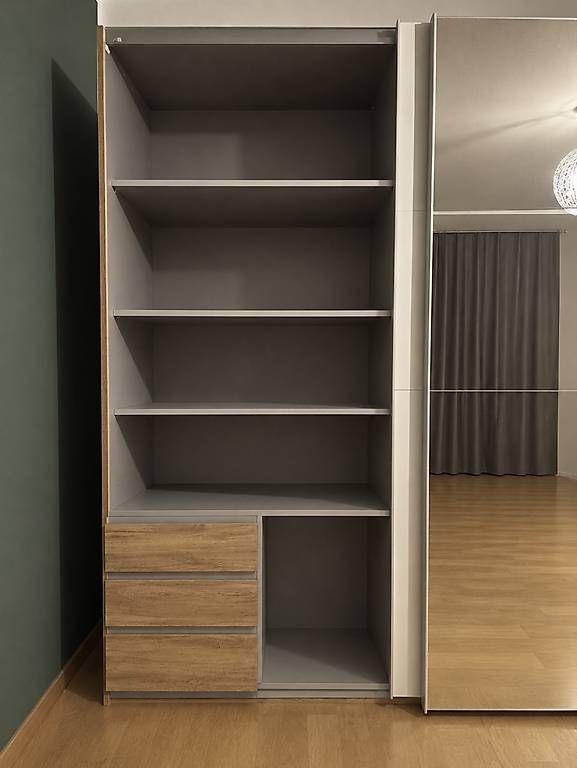 Armadi: Kleiderschrank – Usato da Bern venduto da isa.grau 1
