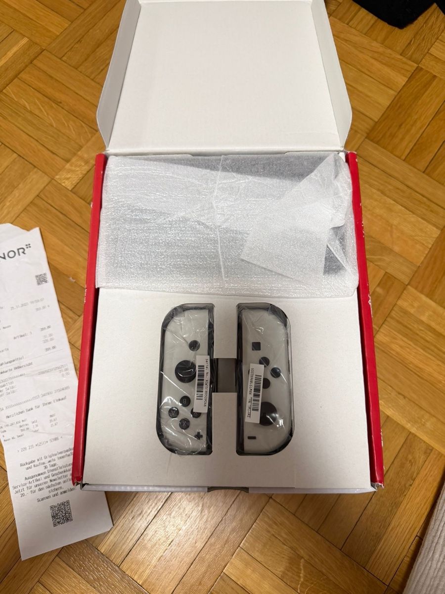 Nintendo Consoles: Nintendo Switch OLED Weiss NEU mit Rechnung – Neuf avec emballage d'origine à Adliswil par ern_qd7y 2