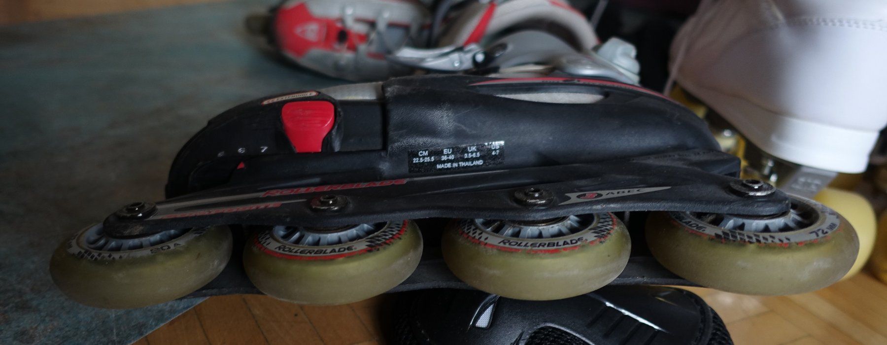 Pattini in linea & Pattini a rotelle: Rollerblades + Rollschuhset – Nuovo (secondo la descrizione) da Baar venduto da Banalio 1