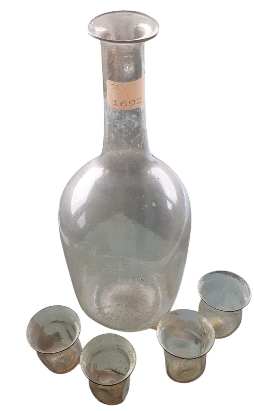 Carafes: Antike Likörgläser mit Karaffe – D'occasion à Mörschwil par antiksalon 3