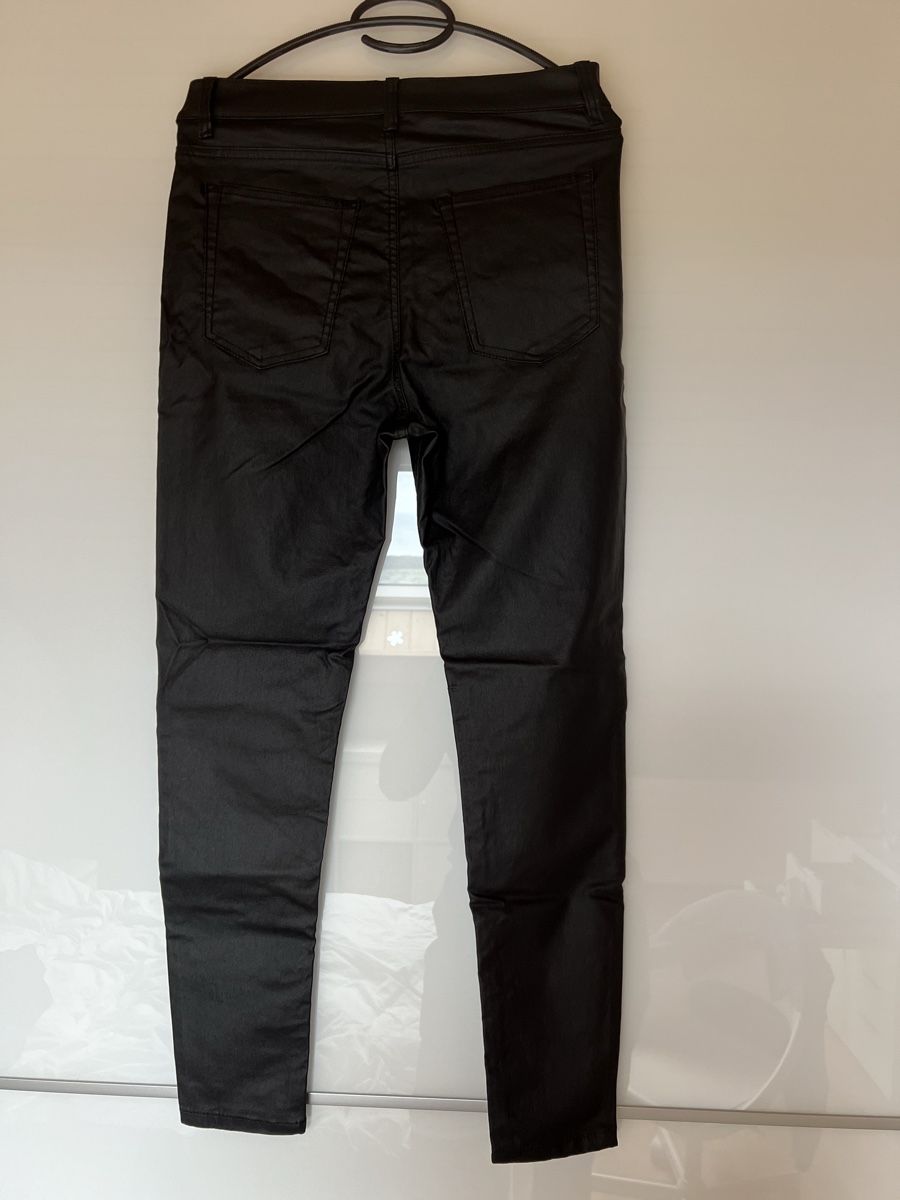 Pull&Bear Pantaloni: Pantalon similicuir noir - pull&bear - taille 40 – Nuovo (secondo la descrizione) da Bossonnens venduto da noemie_01 2