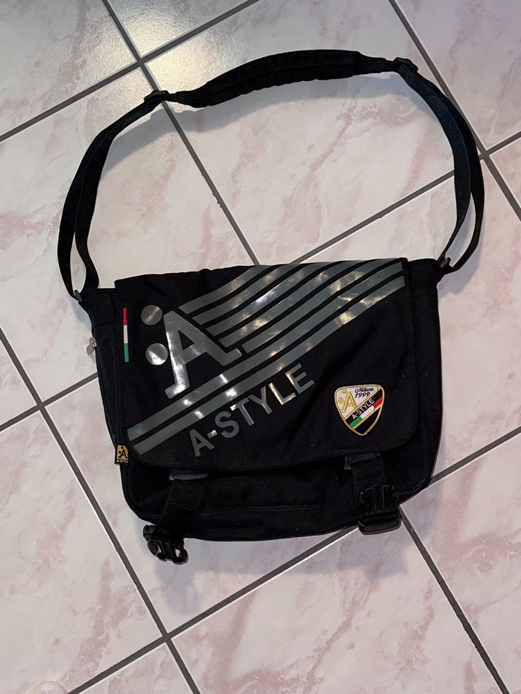 Borse: A-STYLE: Black Bag – Usato da Sementina venduto da GulliCo