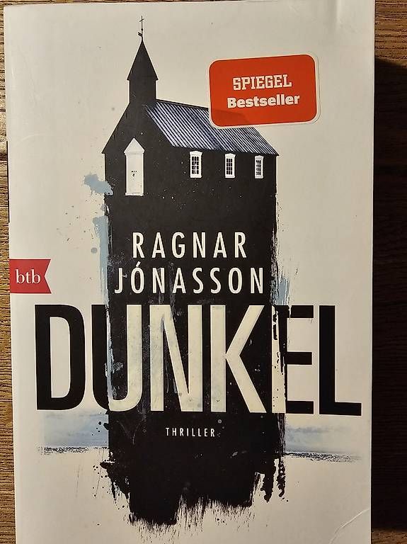 Bücher: Ragnar Jonasson - Dunkel – Gebraucht aus Abtwil SG von ina_hc8h