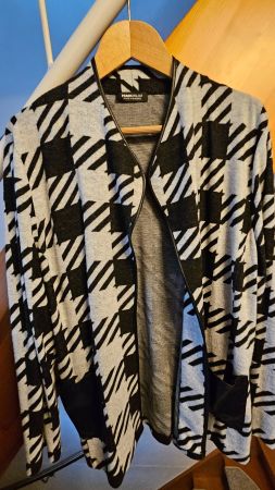 Frank Walder Cardigan grau-schwarz, Gr. 42 neuwertig