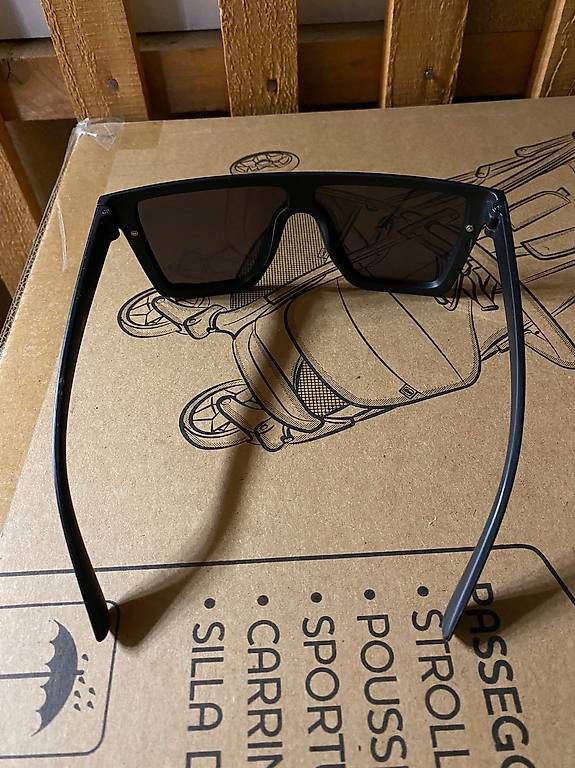Lunettes & Verres: Moderne Sonnenbrille – D'occasion à Pratteln par davidjg78 3