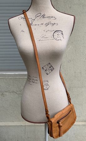 Superbe mini sac en cuir PETITE MENDIGOTE Paris intemporel