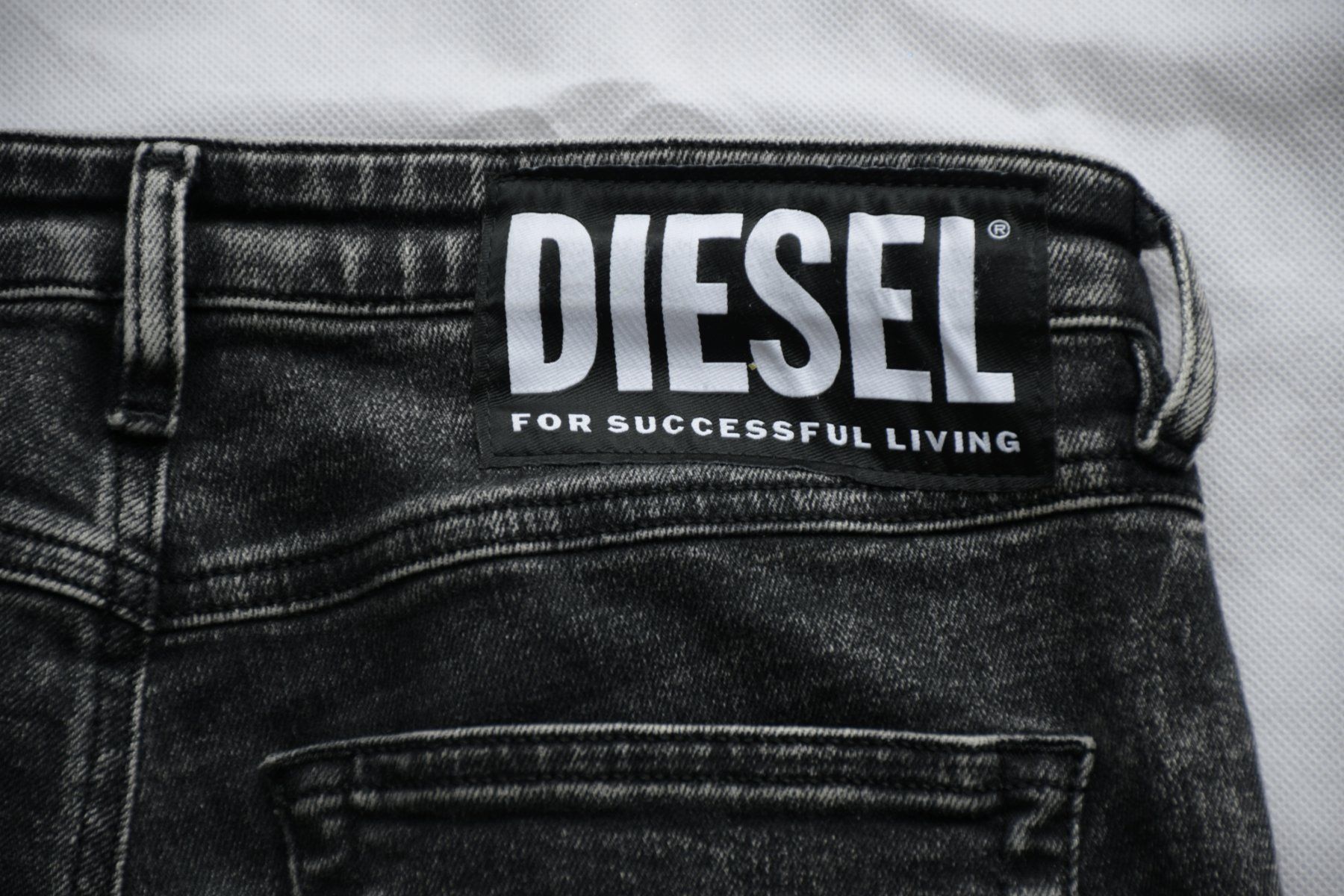 Diesel Jeans: Neu Jeans von Diesel gr. 27 – Nuovo e nell'imballaggio originale da Nuglar venduto da Korsika2 2