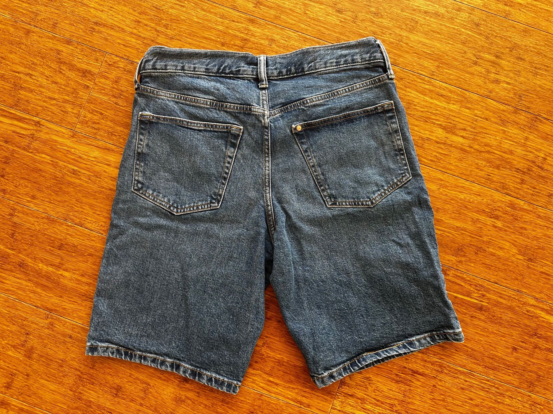 H&M Pantaloni: H&M Regular Fit Shorts Grösse 30 – Usato da Zürich venduto da karsumpel11 2