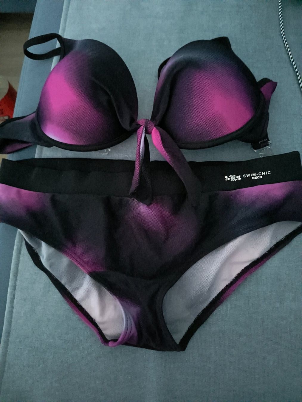 Costumi da bagno & Bikini: Sommer Bikini Set, Gr. 40, Lila-Schwarz Batik Muster – Usato da Schöfflisdorf venduto da kin_2dp9