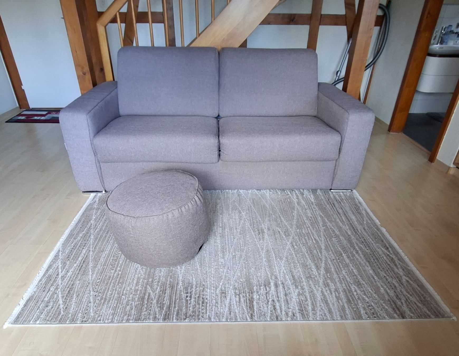 Sofas: Schlafsofa grau Bettfunktion Hocker Sofa – Neu (gemäss Beschreibung) aus Laufen von nostalgie0811
