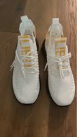 Stylische Human Race Schuhe - Grösse 39