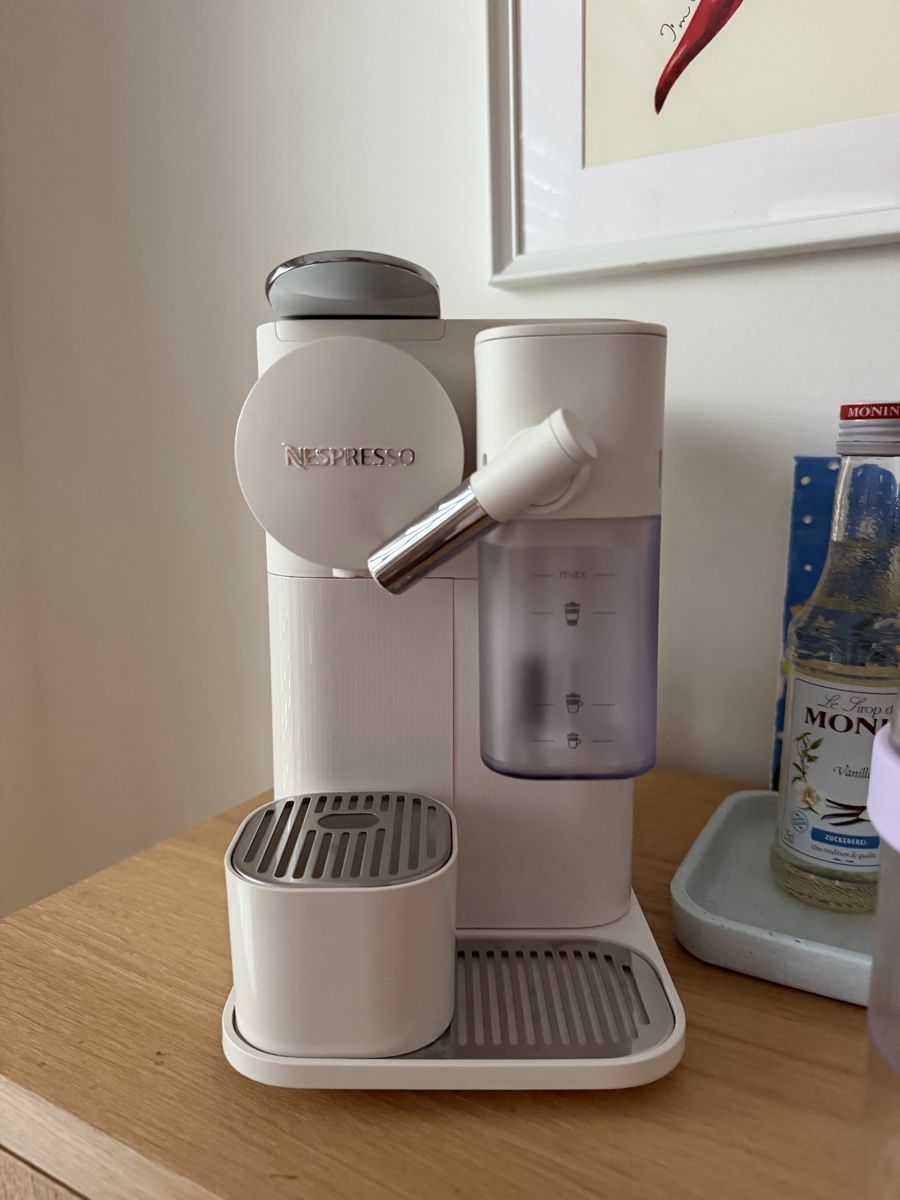 Nespresso Kaffeemaschinen & Espressomaschinen: NESPRESSO Lattissima One Porcelain White – Neu (gemäss Beschreibung) aus St. Gallen von lebenmitlea 2