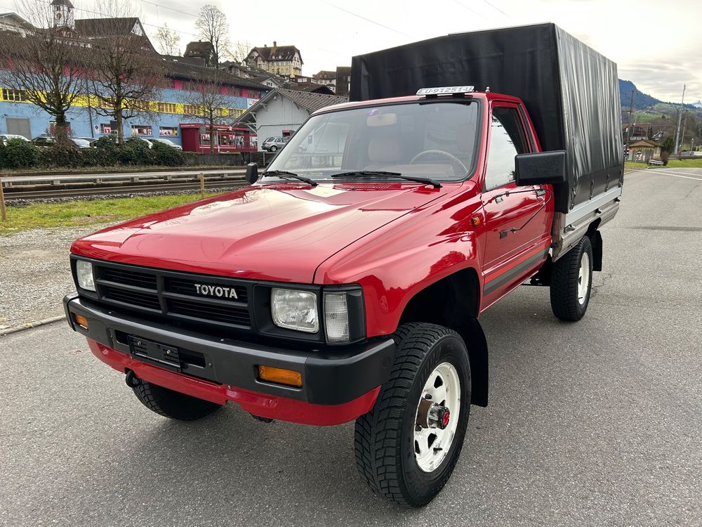 TOYOTA Hilux YN 67L MRW (Pick-up) Ex Feuerwehr (Usato) a Hasle