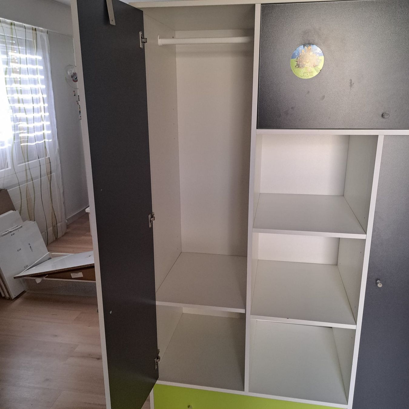 Schränke: Kleiderschrank – Gebraucht aus Menzingen von Yami1 2