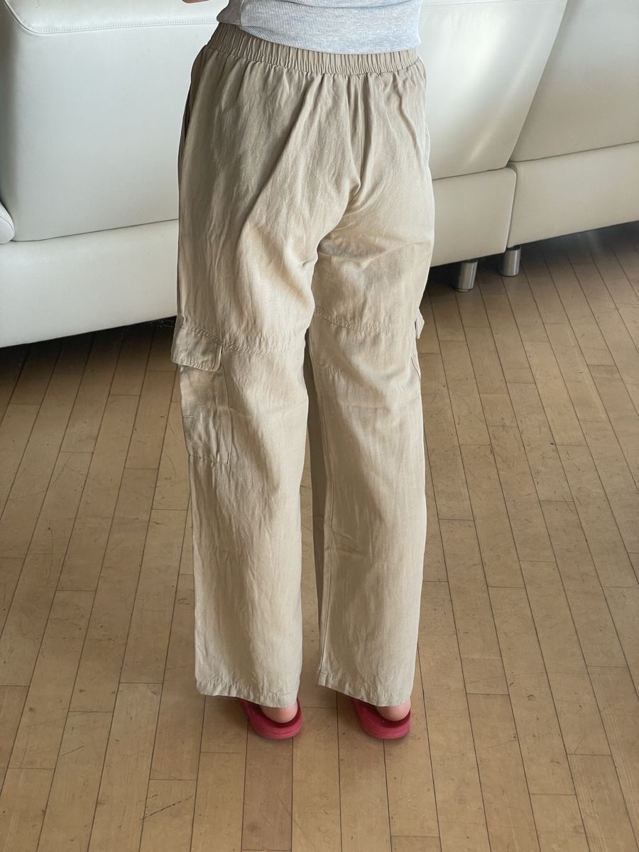 Bershka Pantaloni: Bershka beige Hose, Grösse S – Nuovo (secondo la descrizione) da Volketswil venduto da yar_c9dx 1