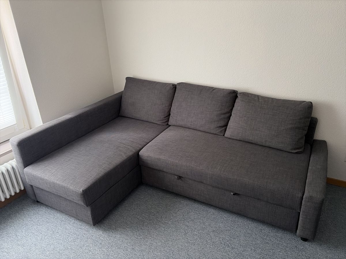 Sofas: Ecksofa Bettfunktion grau Stoff guter Zustand – Gebraucht aus Einsiedeln von vad_65bf