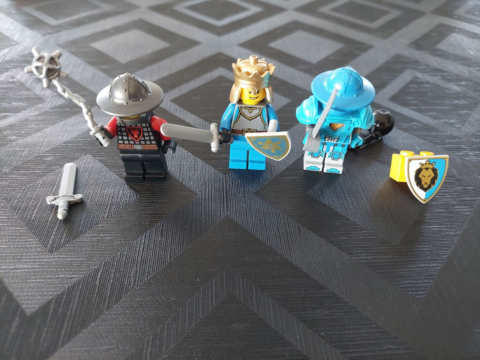 Lego Statuette: Lego Ritter, König Figuren  – Usato da Zetzwil venduto da sti_x9xf 5
