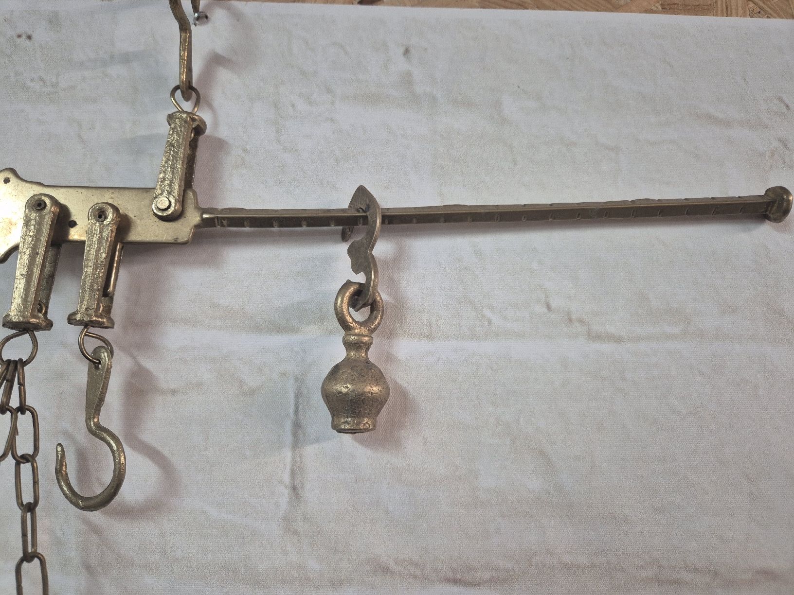 Bilance e pesi: Balance décorative en laiton  – Usato da Le Locle venduto da CHEGUA 2