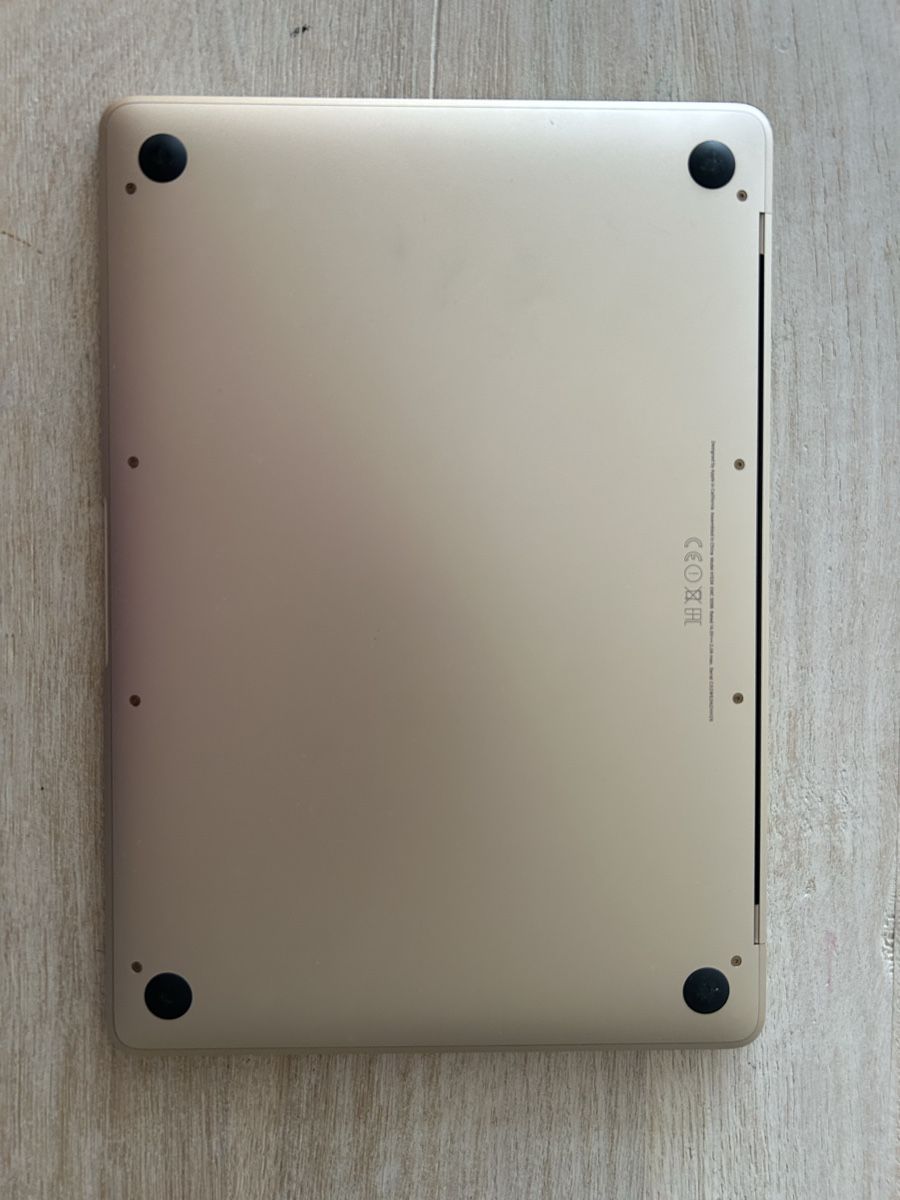 Apple Portables: MacBook 12inch, 2017 – D'occasion à Pfäffikon ZH par MariaNatalia 1