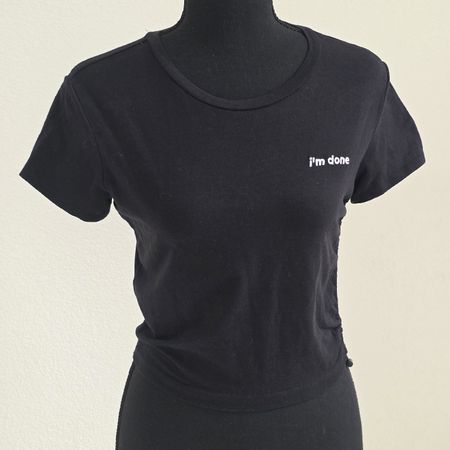 Schwarz T-Shirt Grösse L mit Schriftzug 