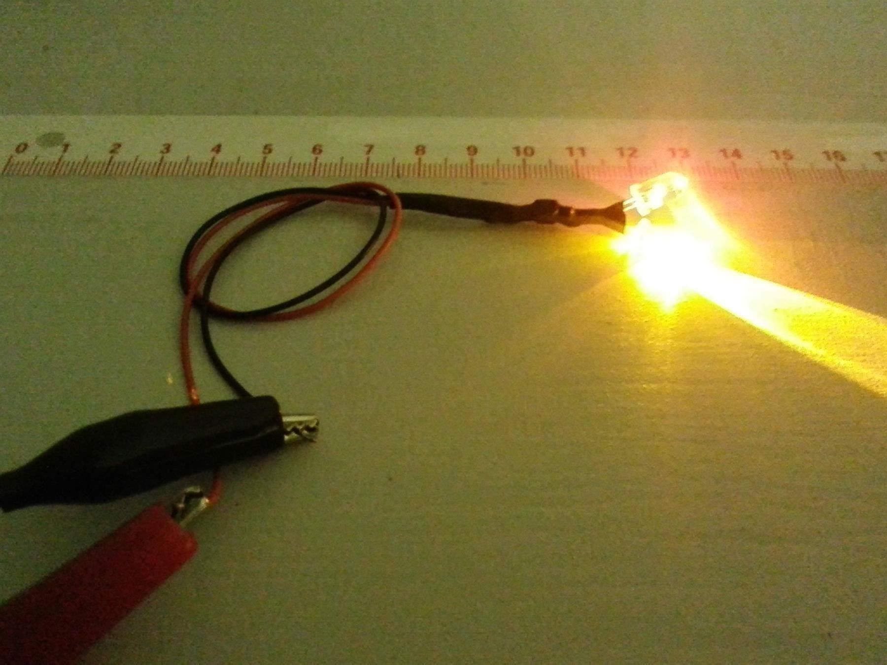 Modellini di ferrovie: FEUER!!! (Flacker-LED verkabelt) – Nuovo (secondo la descrizione) da Luzern venduto da Salefactory 1