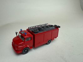 Wiking Mercedes Feuerwehr Rüstwagen mit Boot anthrazit